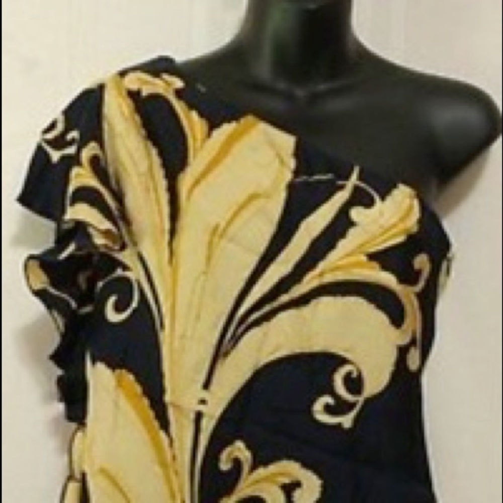 One Shoulder Ruffle Blouse - Picture 4 of 4